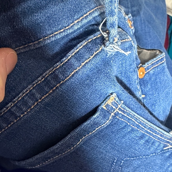 MOTHER The Runaway Blue Skies & Promises Wash Flare Jeans Size 28 - Picture 7 of 9